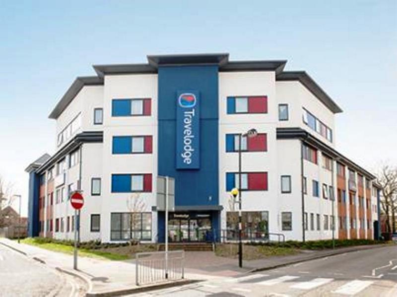Travelodge Woking Central Exterior photo
